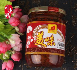 辣椒酱是中国的一种特色调味品，其历史可以追溯到古代。这种酱料最初是由贵州和湖南地区的居民发明的，他们使用辣椒、大蒜、生姜等食材，通过独特的制作工艺，制作出了具有浓郁香味的辣椒酱。随着时间的推移，辣椒酱逐渐传播到全国各地，成为了中国餐桌上不可或缺的调味品之一。